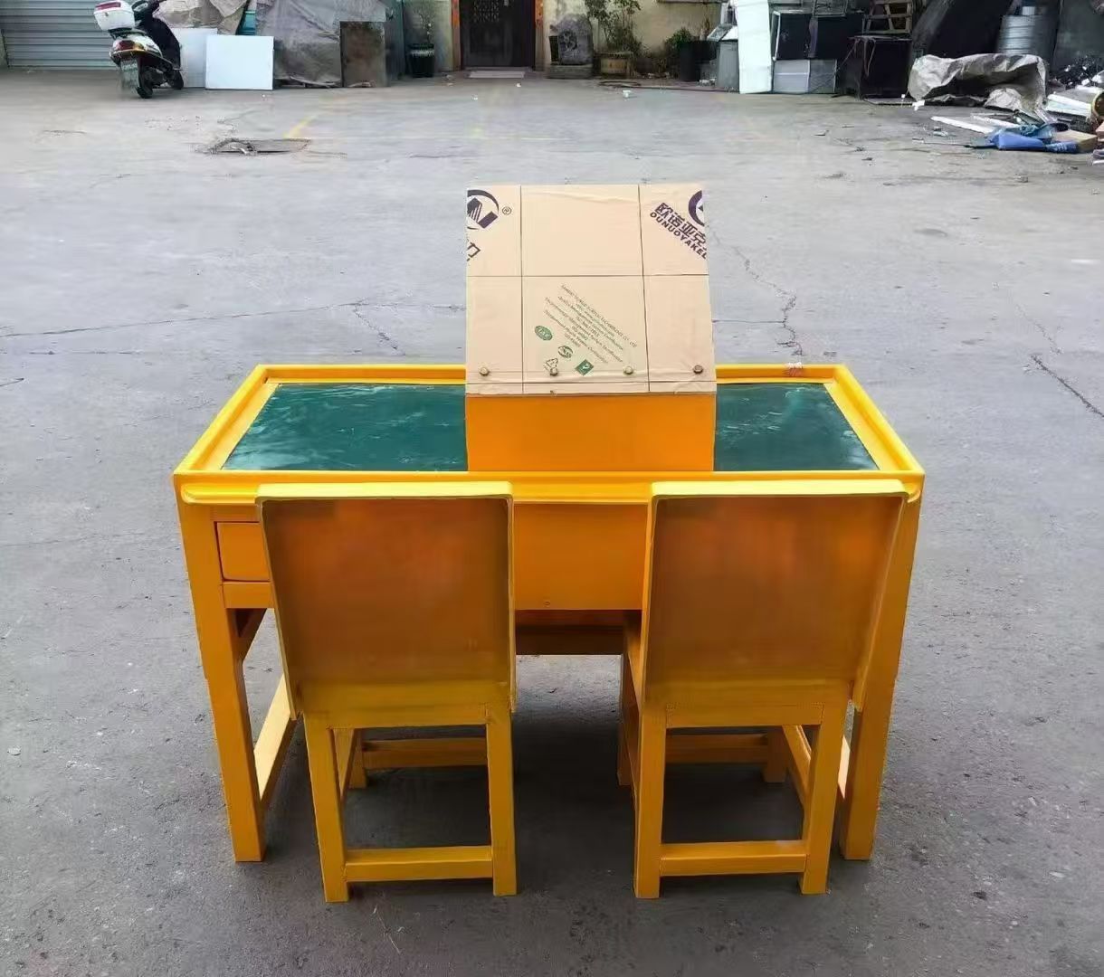 仙游防静电导通桌井下煤矿火工品发放桌：危险品流转的安全守护者